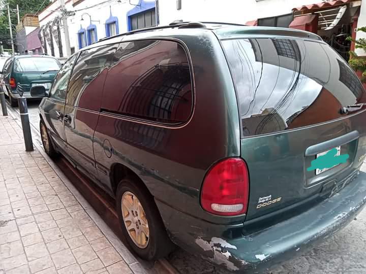 Dodge Grand Caravan • 1996 • 150,000 km 5