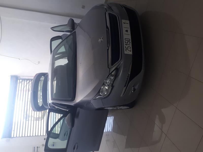 Peugeot 308 • 2015 • 109,350 km 2