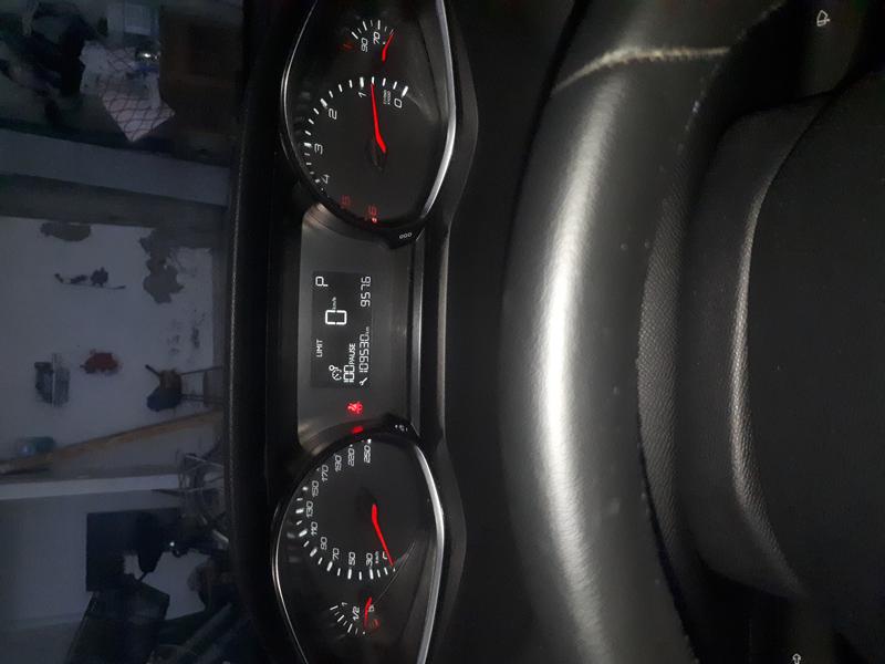 Peugeot 308 • 2015 • 109,350 km 6