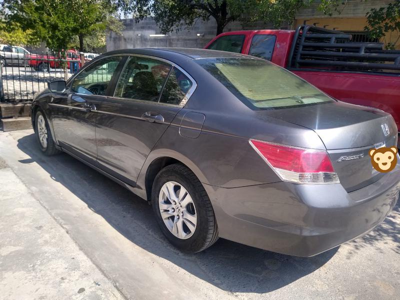 Honda Accord • 2008 • 162,000 km 4