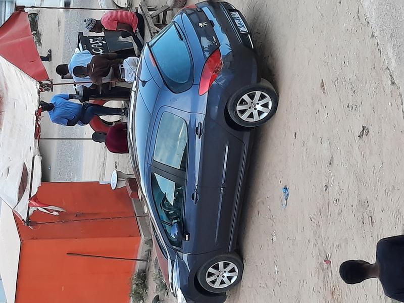 Peugeot 308 • 2009 • 120,992 km 2