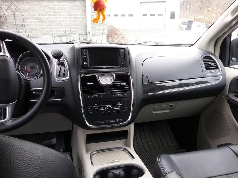 Chrysler Town & Country • 2013 • 40,500 km 1