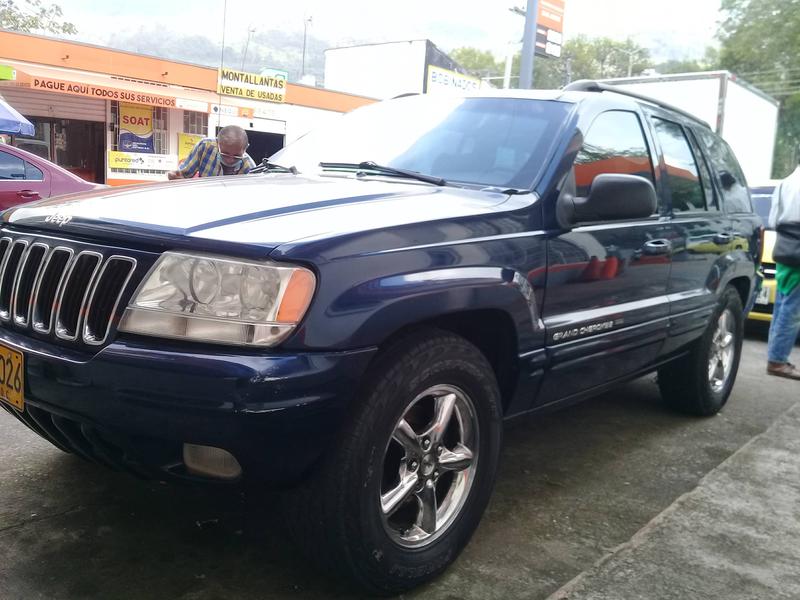 Jeep Grand Cherokee • 2002 • 136,000 km 3