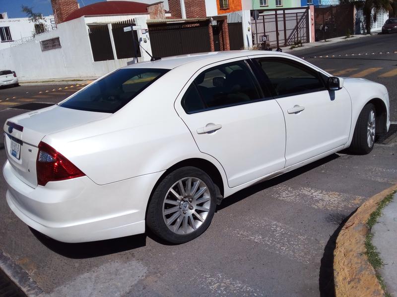 Ford Fusion • 2010 • 140,000 km 1