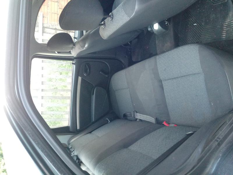 Renault Logan • 2009 • 157,648 km 1