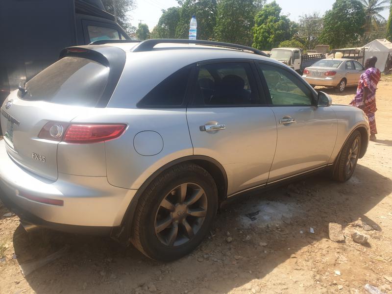 Infiniti FX • 2004 • 40,000 km 4