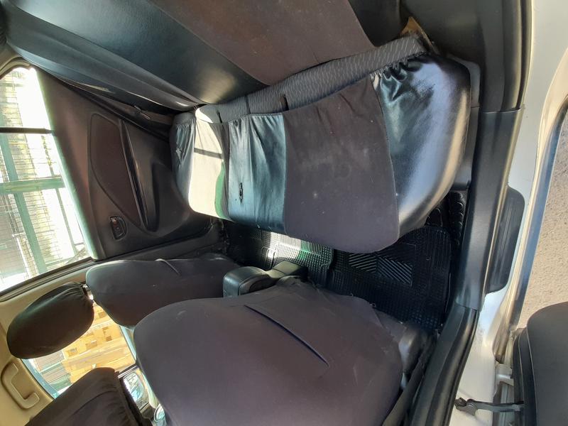 Toyota  • 2010 • 30,290 km 5