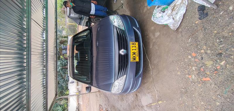 Renault Logan • 2013 • 80,200 km 2