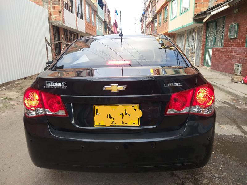 Chevrolet Cruze • 2011 • 75,000 km 2