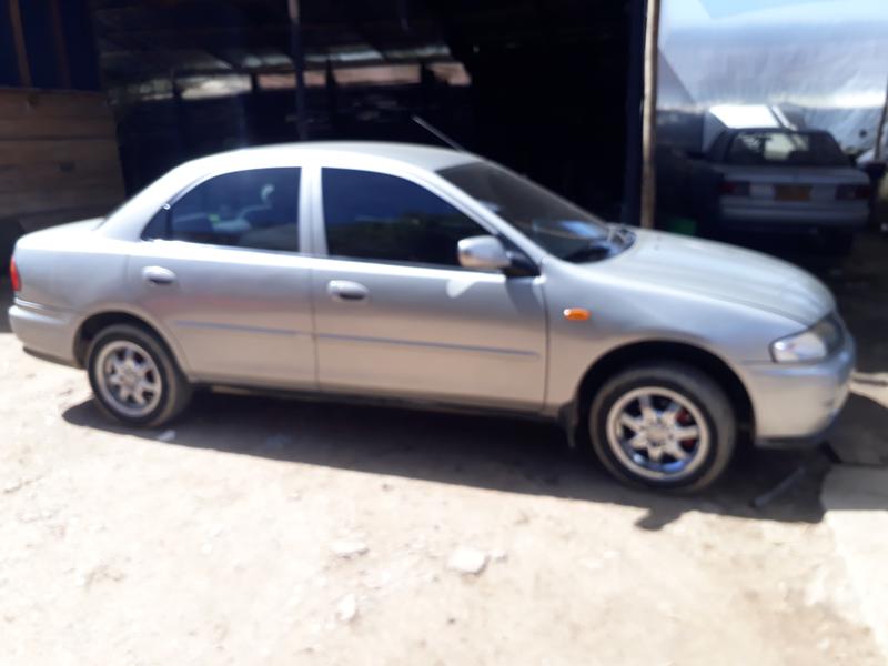 Mazda  • 1999 • 163,000 km 5
