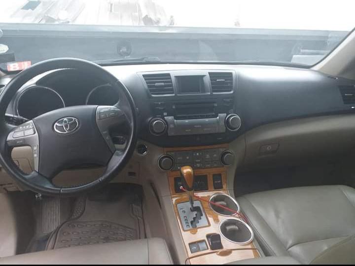 Toyota Highlander • 2010 • 100,000 km 2