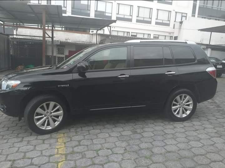 Toyota Highlander • 2010 • 100,000 km 1