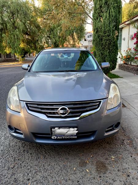 Nissan Altima • 2010 • 152,000 km 2