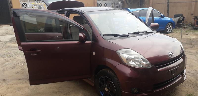 Toyota Yaris Hatchback • 2007 • 115,000 km 3