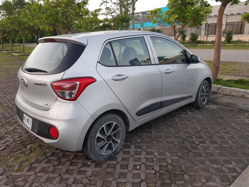 Hyundai i10 • 2018 • 67,000 km 3
