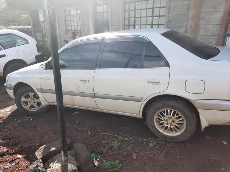 Toyota Corona • 2002 • 195,000 km 1