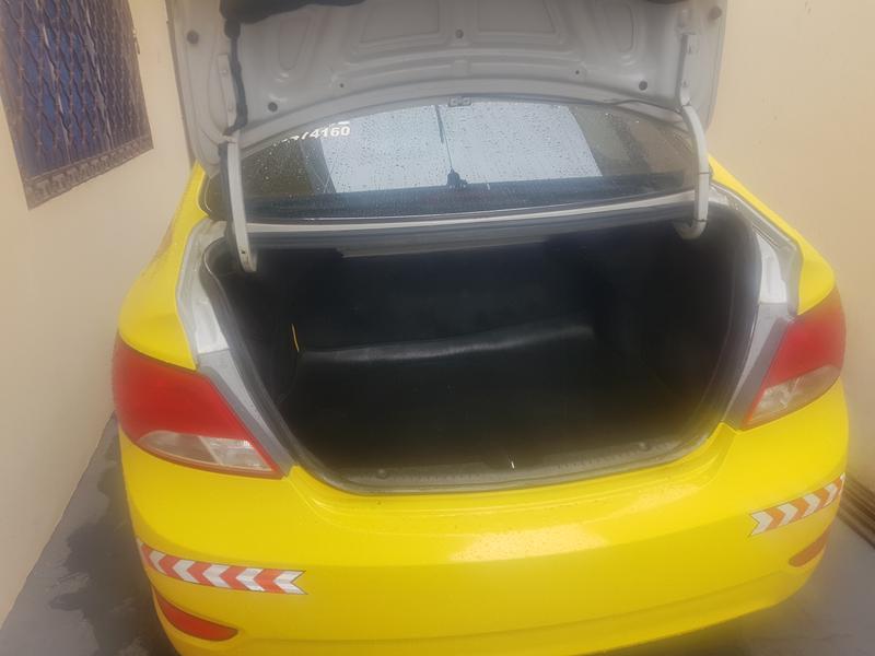 Hyundai Accent • 2015 • 377,187 km 5