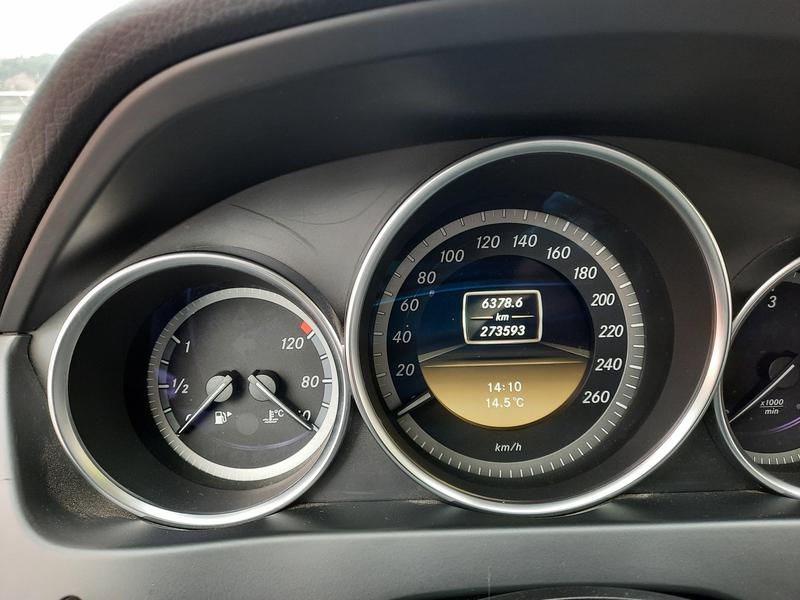 Mercedes-Benz C • 2012 • 273,000 km 9