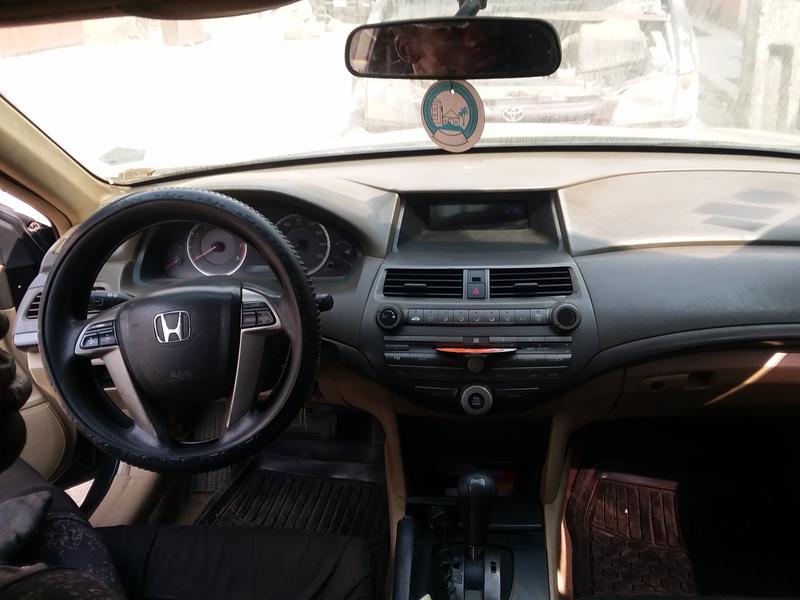 Honda Accord • 2009 • 152,070 km 1