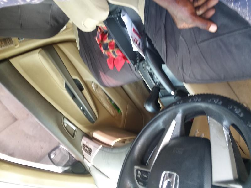 Honda Accord • 2009 • 152,070 km 5