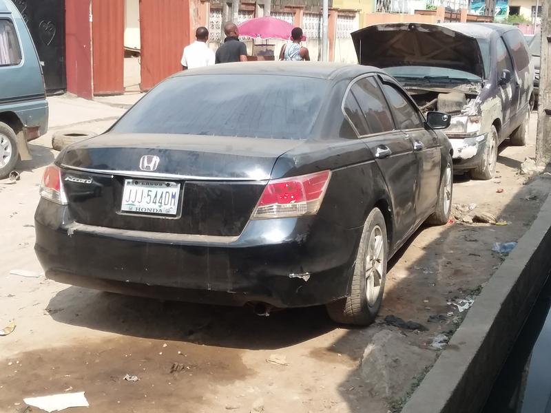 Honda Accord • 2009 • 152,070 km 4