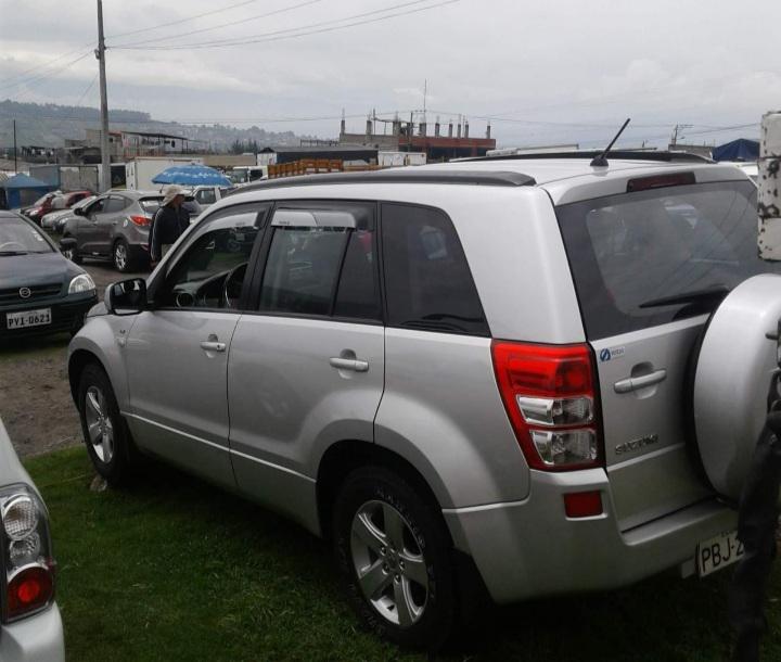 Suzuki  • 2010 • 127,000 km 5