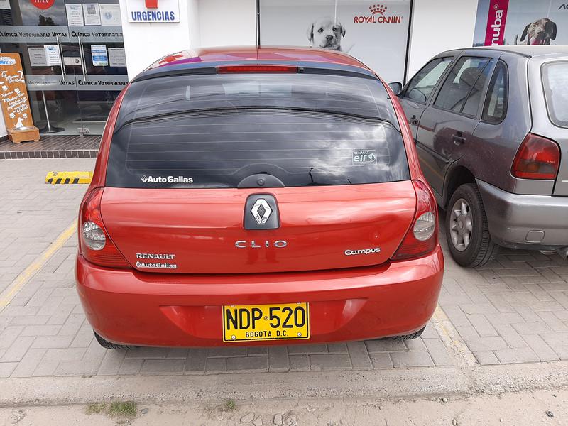 Renault Clio • 2013 • 67,000 km 12