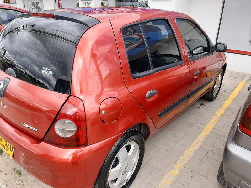 Renault Clio • 2013 • 67,000 km 10