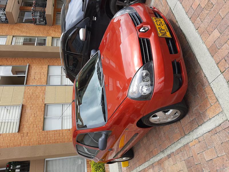 Renault Clio • 2013 • 67,000 km 13