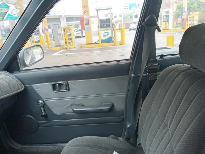 Nissan Sentra • 1992 • 197,000 km 4