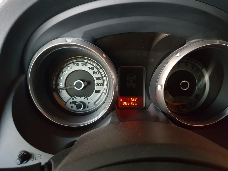 Mitsubishi Pajero • 2015 • 80,000 km 3