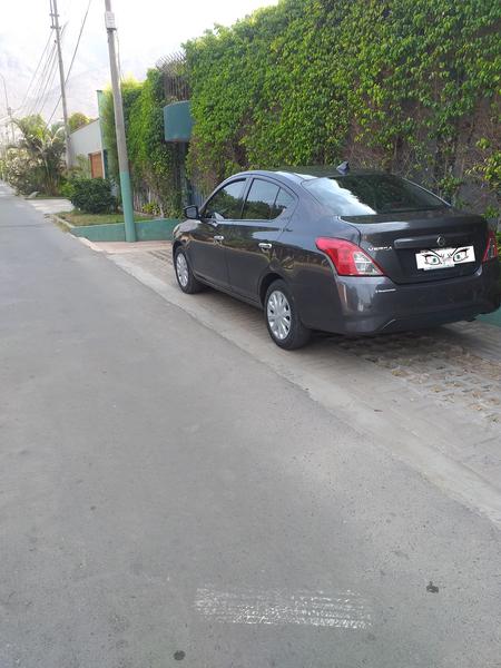 Nissan Versa • 2015 • 122,000 km 5