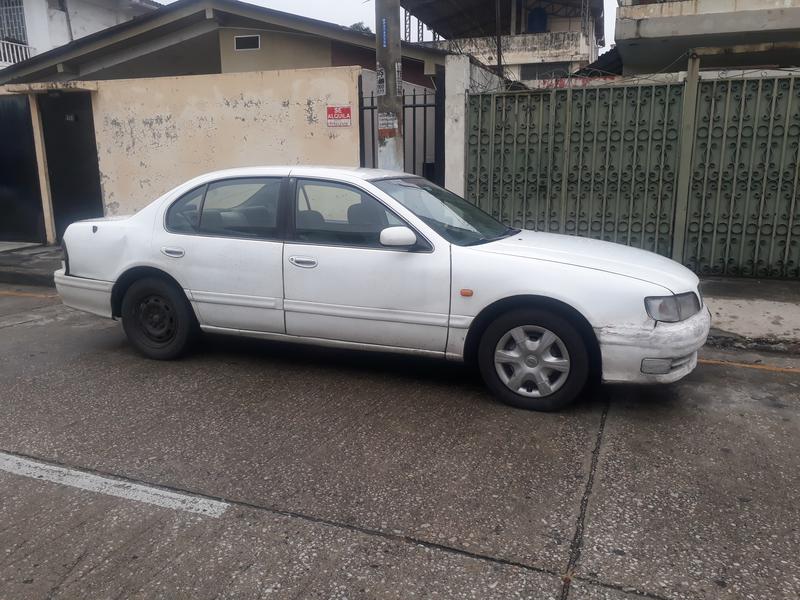 Nissan Maxima • 1997 • 360,000 km 4