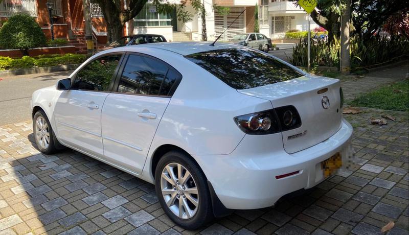 Mazda 3 • 2010 • 92,000 km 5