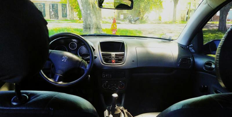 Peugeot  • 2013 • 72,000 km 3