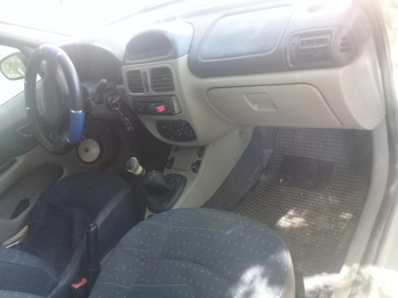 Renault Clio • 2005 • 1,111 km 5