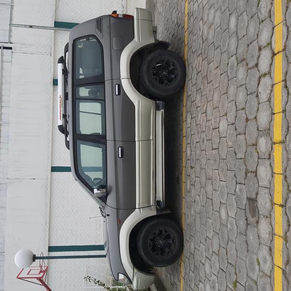 Toyota Land Cruiser • 2001 • 250,000 km 3