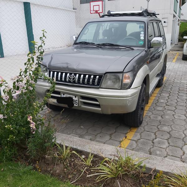 Toyota Land Cruiser • 2001 • 250,000 km 4