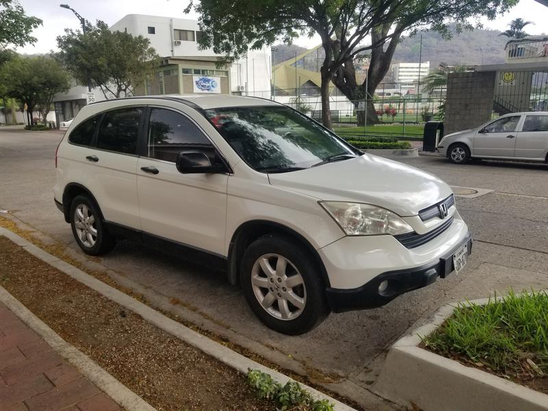 Honda CR-V • 2008 • 170,000 km 1