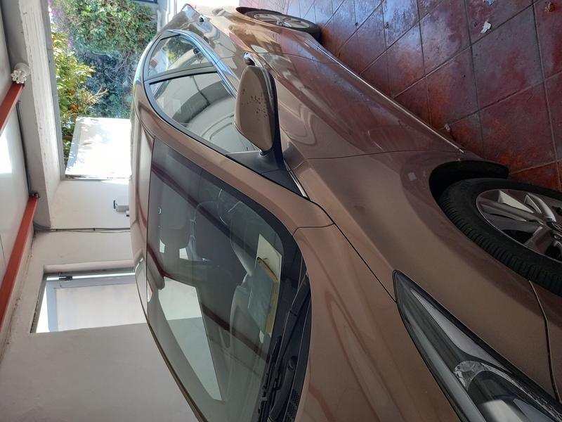 Hyundai Elantra • 2016 • 59,000 km 2