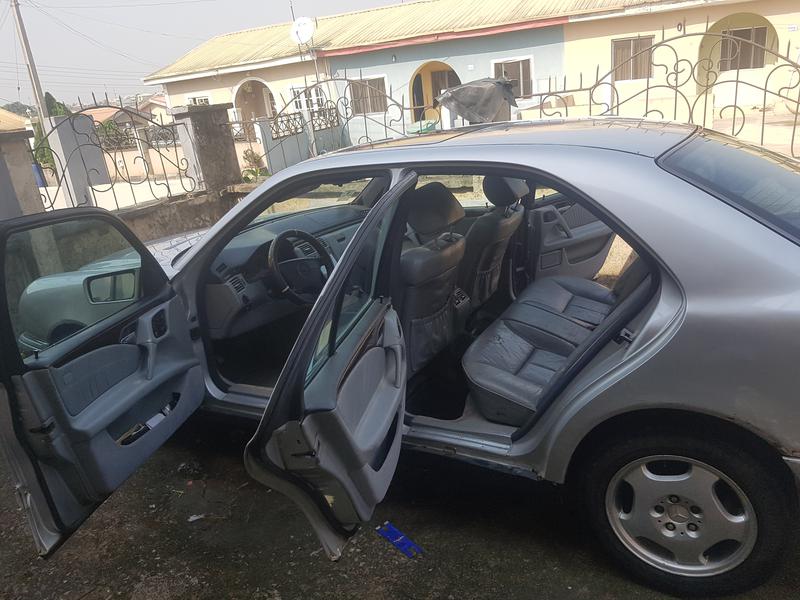 Mercedes-Benz E • 1997 • 108,512 km 3