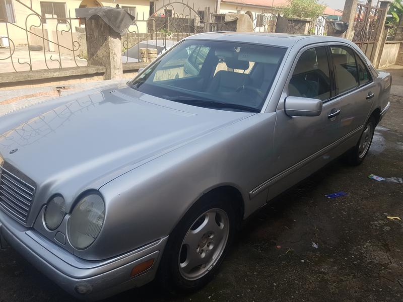 Mercedes-Benz E • 1997 • 108,512 km 1