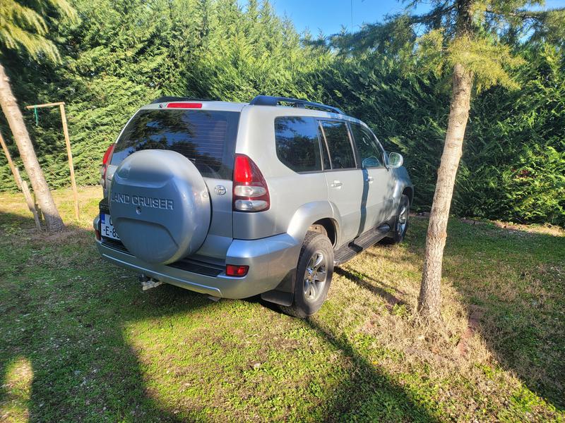 Toyota Land Cruiser • 2007 • 98,000 km 1