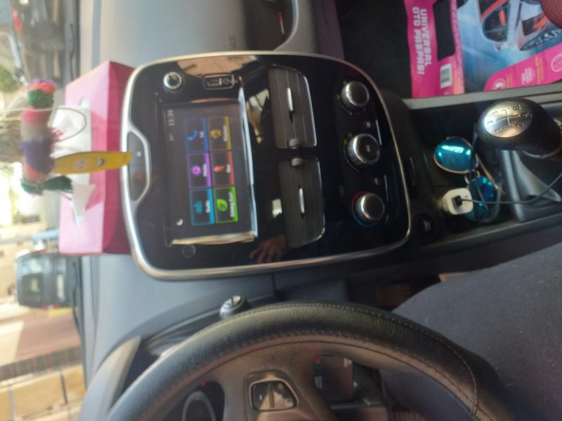 Renault Clio • 2016 • 105,000 km 3