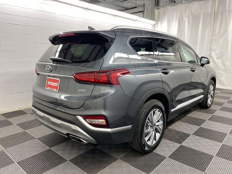 Hyundai Santa Fe • 2019 • 9,699 km 8