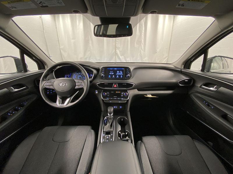 Hyundai Santa Fe • 2019 • 9,699 km 3