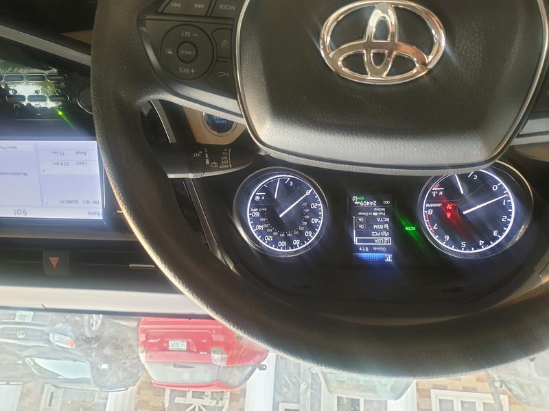 Toyota Camry • 2018 • 25,000 km 2