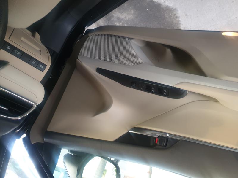 Toyota Camry • 2018 • 25,000 km 4