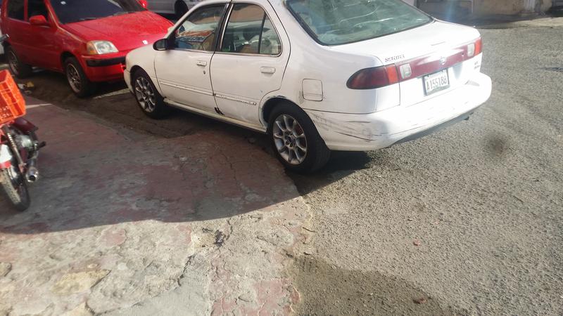 Nissan Sentra • 1999 • 264,000 km 1