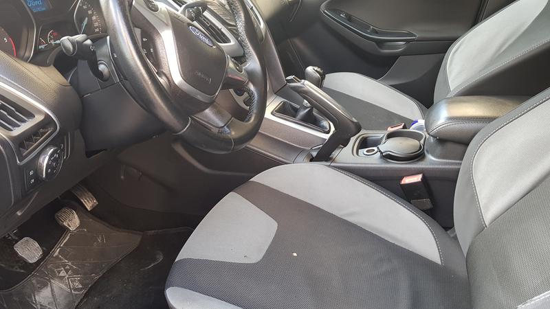 Ford Focus • 2013 • 118,000 km 8